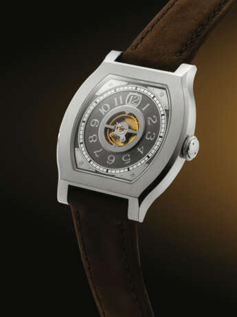 F.P. JOURNE. A VERY RARE AND ELEGANT PLATINUM LIMITED EDITION TONNEAU-SHAPED WANDERING HOURS WRISTWATCH - фото 4