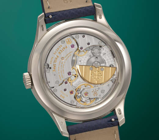 PATEK PHILIPPE. AN ELEGANT 18K WHITE GOLD AUTOMATIC PERPETUAL CALENDAR WRISTWATCH WITH MOON PHASES, 24-HOURS, LEAP YEAR INDICATION AND BREGUET NUMERALS - фото 4