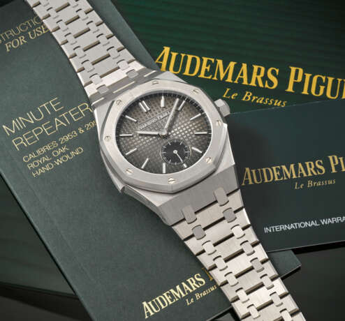 AUDEMARS PIGUET. AN EXCEPTIONAL, IMPRESSIVE AND LIGHTWEIGHT TITANIUM MINUTE REPEATING `SUPERSONNERIE` WRISTWATCH WITH BRACELET - фото 3