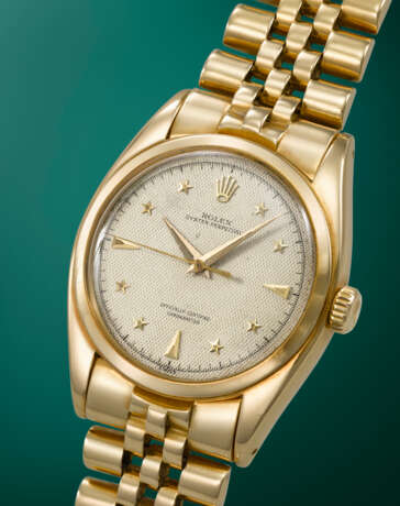 ROLEX. AN EXCEEDINGLY RARE AND HIGHLY ATTRACTIVE 18K GOLD AUTOMATIC WRISTWATCH WITH SWEEP CENTRE SECONDS, LUMINOUS HONEYCOMB STAR DIAL AND BRACELET - фото 2