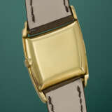 PATEK PHILIPPE. A VERY RARE AND UNUSUAL 18K GOLD ASYMMETRICAL WRISTWATCH, DESIGNED BY GILBERT ALBERT - photo 4