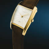 PATEK PHILIPPE. A VERY RARE AND UNUSUAL 18K GOLD ASYMMETRICAL WRISTWATCH, DESIGNED BY GILBERT ALBERT - photo 5