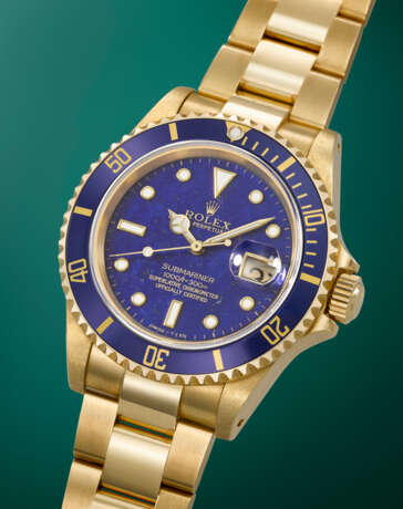 ROLEX. A VERY RARE AND CHARMING 18K GOLD AUTOMATIC WRISTWATCH WITH SWEEP CENTRE SECONDS, DATE, LAPIS LAZULI DIAL AND BRACELET - photo 2