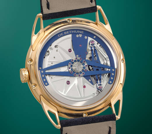 DE BETHUNE. A RARE AND HIGHLY ATTRACTIVE 18K PINK GOLD AUTOMATIC WRISTWATCH WITH HOLLOWED LUGS - photo 4