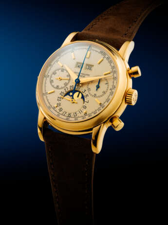 PATEK PHILIPPE. AN EXCEEDINGLY RARE, HIGHLY IMPORTANT AND PREVIOUSLY UNRECORDED 18K GOLD PERPETUAL CALENDAR CHRONOGRAPH WRISTWATCH WITH MOON PHASES AND TACHYMETER SCALE DIAL - фото 7