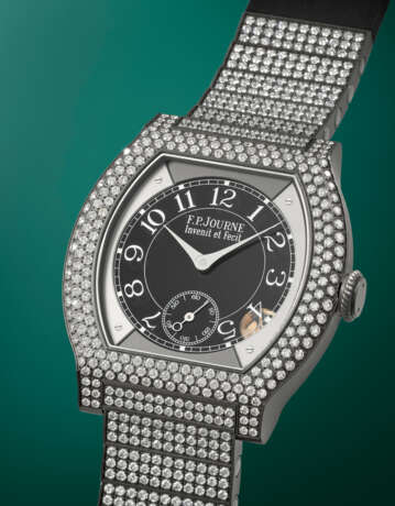 F.P. JOURNE. A RARE AND DAZZLING TYTALIT&#174; TREATED TITANIUM AND DIAMOND-SET QUARTZ TONNEAU-SHAPED WRISTWATCH - Foto 2