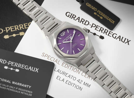 GIRARD-PERREGAUX. A UNIQUE AND HIGHLY ATTRACTIVE STAINLESS STEEL AUTOMATIC WRISTWATCH WITH SWEEP CENTRE SECONDS, DATE AND GUILLOCH&#201; PURPLE ENAMEL DIAL - photo 3