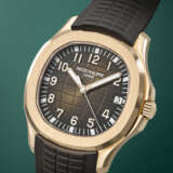 PATEK PHILIPPE. A COVETED 18K PINK GOLD AUTOMATIC WRISTWATCH WITH SWEEP CENTRE SECONDS AND DATE - photo 2