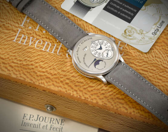 F.P. JOURNE. A VERY RARE AND TRANSITIONAL PLATINUM AUTOMATIC WRISTWATCH WITH MOON PHASES, DATE AND POWER RESERVE INDICATOR - photo 3