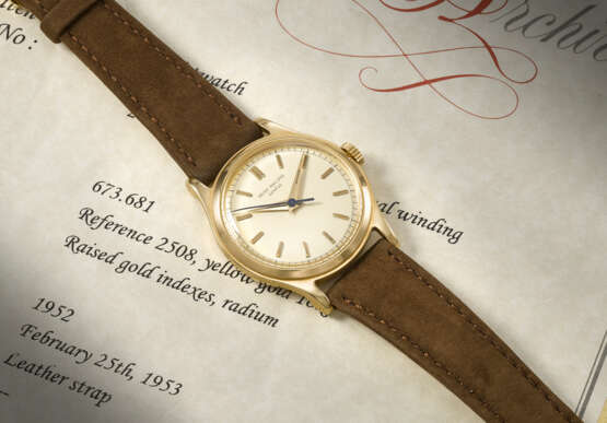 PATEK PHILIPPE. A VERY RARE AND ELEGANT 18K GOLD WRISTWATCH WITH SWEEP CENTRE SECONDS AND LUMINOUS DIAL - Foto 2