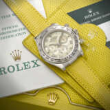 ROLEX. A RARE AND VIBRANT 18K WHITE GOLD AUTOMATIC CHRONOGRAPH WRISTWATCH WITH YELLOW MOTHER-OF-PEARL DIAL - photo 3