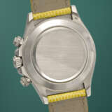 ROLEX. A RARE AND VIBRANT 18K WHITE GOLD AUTOMATIC CHRONOGRAPH WRISTWATCH WITH YELLOW MOTHER-OF-PEARL DIAL - photo 4