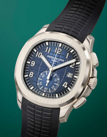 PATEK PHILIPPE. A COVETED 18K WHITE GOLD AUTOMATIC FLYBACK CHRONOGRAPH WRISTWATCH WITH DATE - photo 2