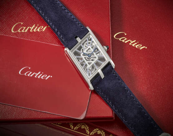 CARTIER. A VERY RARE AND UNUSUAL PLATINUM LIMITED EDITION SKELETONIZED ASYMETRICAL WRISTWATCH - photo 3