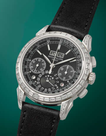 PATEK PHILIPPE. AN EXTREMELY RARE AND HIGHLY IMPRESSIVE PLATINUM AND DIAMOND-SET PERPETUAL CALENDAR CHRONOGRAPH WRISTWATCH WITH MOON PHASES, LEAP YEAR AND DAY/NIGHT INDICATION - photo 2