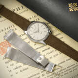 PATEK PHILIPPE. AN EXCEEDINGLY RARE AND HIGHLY ATTRACTIVE 18K WHITE GOLD AUTOMATIC WRISTWATCH WITH ENAMEL DIAL - photo 4