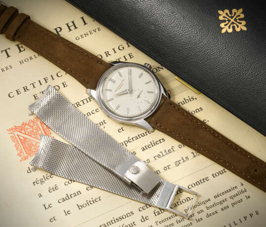 PATEK PHILIPPE. AN EXCEEDINGLY RARE AND HIGHLY ATTRACTIVE 18K WHITE GOLD AUTOMATIC WRISTWATCH WITH ENAMEL DIAL - photo 4