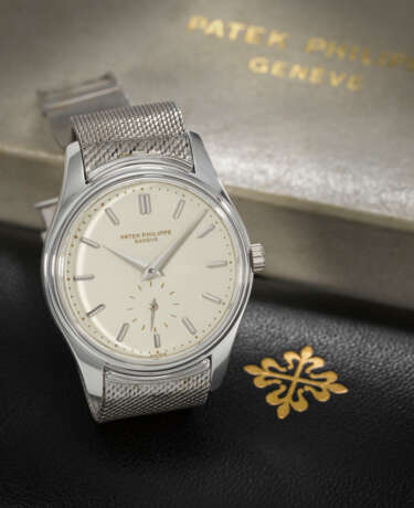 PATEK PHILIPPE. AN EXCEEDINGLY RARE AND HIGHLY ATTRACTIVE 18K WHITE GOLD AUTOMATIC WRISTWATCH WITH ENAMEL DIAL - photo 7