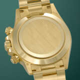 ROLEX. AN ATTRACTIVE AND COVETED 18K GOLD AUTOMATIC CHRONOGRAPH WRISTWATCH WITH BRACELET - photo 4