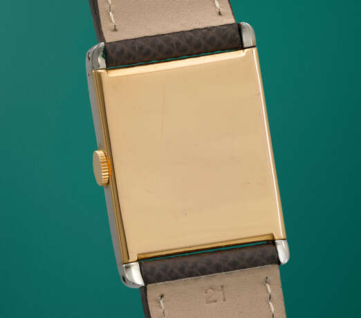 AUDEMARS PIGUET MADE FOR E. GUBELIN. A VERY RARE, ELEGANT AND ART DECO 18K WHITE GOLD AND 18K PINK GOLD RECTANGULAR JUMP HOUR WRISTWATCH - photo 3