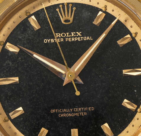 ROLEX. A RARE, ELEGANT AND HIGHLY ATTRACTIVE 18K PINK GOLD AUTOMATIC WRISTWATCH WITH SWEEP CENTRE SECONDS, BLACK LACQUERED DIAL AND BRACELET - фото 4