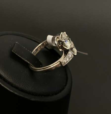 Platinum ring with diamonds and synthetic moissanites Platinum Other style 21th century - photo 5