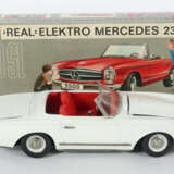 Mercedes 230 SL Schuco Real, 5500, Blech, weiß, Ca… - photo 2