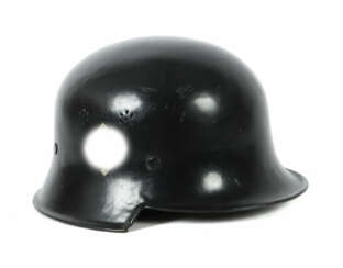 Stahlhelm Wehrmacht, schwarz lackierte Stahlglocke…