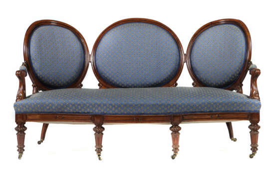 Louis Philippe-Sofa um 1850, Nussbaum massiv, 4 Fr… - Foto 1