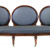 Louis Philippe-Sofa um 1850, Nussbaum massiv, 4 Fr… - Foto 1