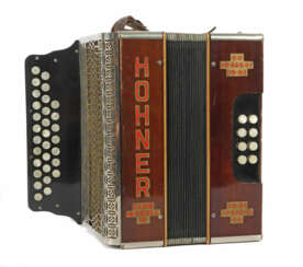 Hohner-Akkordeon Club Modell III, Blasebalg dicht,…