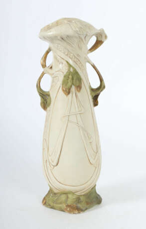 Jugendstil-Henkelvase Royal Dux, vorm. Eduard Eich… - фото 2