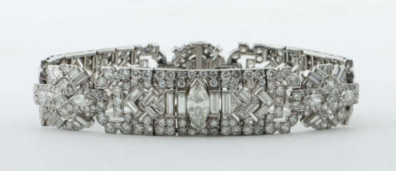 Art Déco-Armband mit Diamanten um 1930, Platin, ca… - фото 1