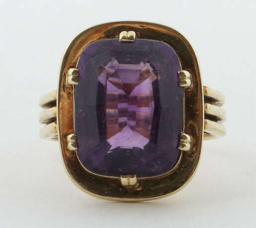 Ring mit Amethyst um 1950, Gelbgold 585, ca. 8,06 … - photo 1