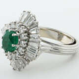 Ring mit Smaragd & Diamanten 1950er Jahre, Platin,… - photo 2