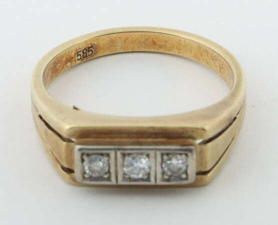 Ring mit Diamanten 1960er Jahre, Gelbgold 585, ca.… - photo 2