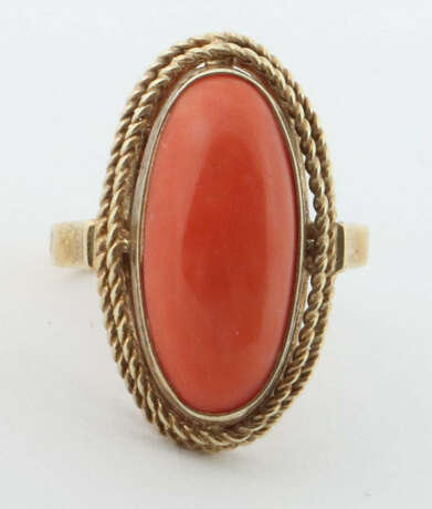 Ring mit Koralle 1960er Jahre, Gelbgold 585, ca. 5… - photo 1