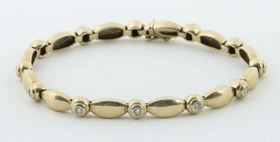 Armband mit Diamanten modern, Gelbgold 585, ca. 17… - photo 1