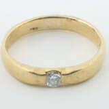 Ring mit Diamant modern, Gelbgold 750, ca. 5,83 g,… - photo 2