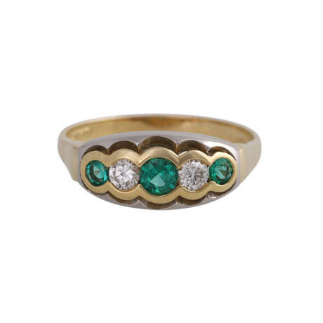 Ring mit 3 rund fac. Smaragden von schöner Farbe - фото 1