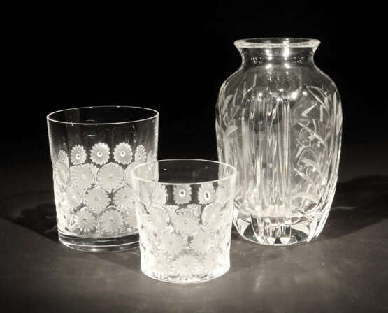 2 Lalique-Becher und eine Vase 2x Frankreich, 1x u… - Foto 1