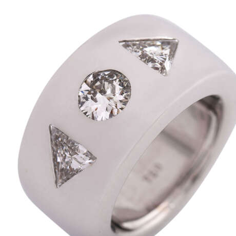 Ring mit 3 Diamanten, zusammen ca. 1,5 ct, - photo 5