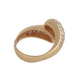 Ring besetzt mit Brillanten, zusammen ca. 0,8 ct, - фото 3