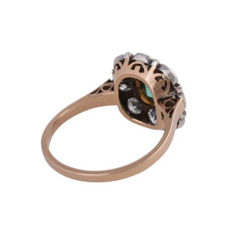 Ring mit 1 Smaragd, achteckig fac. entouriert von 8 Altschliffdiamanten, - Foto 3