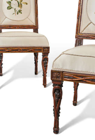 PAIRE DE CHAISES D`&#201;POQUE LOUIS XVI - Foto 4