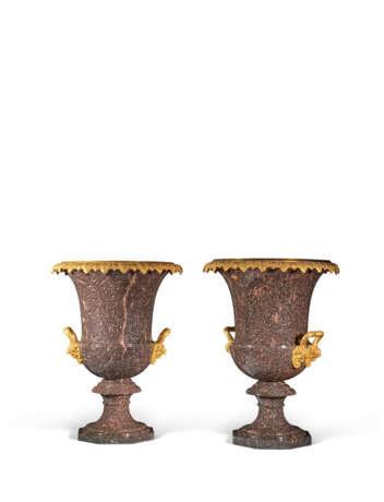 PAIRE DE VASES MEDICIS D`&#201;POQUE N&#201;OCLASSIQUE - Foto 1