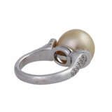 Ring mit Südseeperle, ca. 13 mm und Brillantbesatz, - Foto 3
