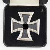 Eisernes Kreuz, 1939, 1. Klasse, im Etui - 26 / L/52. - photo 2