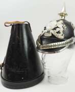 Armures et uniformes. Bayern: Pickelhaube M 1886 für Unteroffiziere und Mannschaften der Polizei, im Koffer.