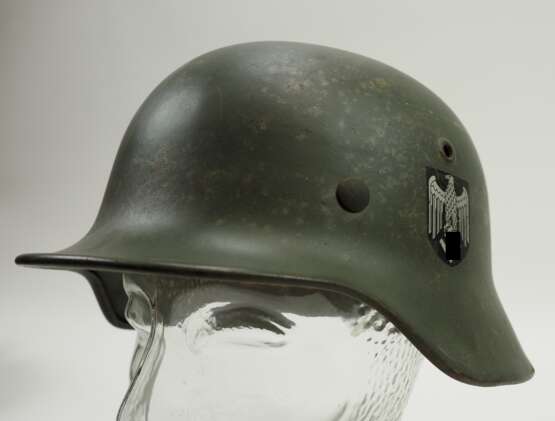 Wehrmacht: Stahlhelm M40. - photo 1